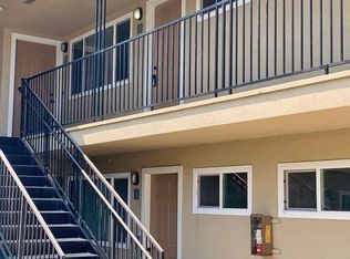 350 Nash Rd #10, Hollister, CA 95023