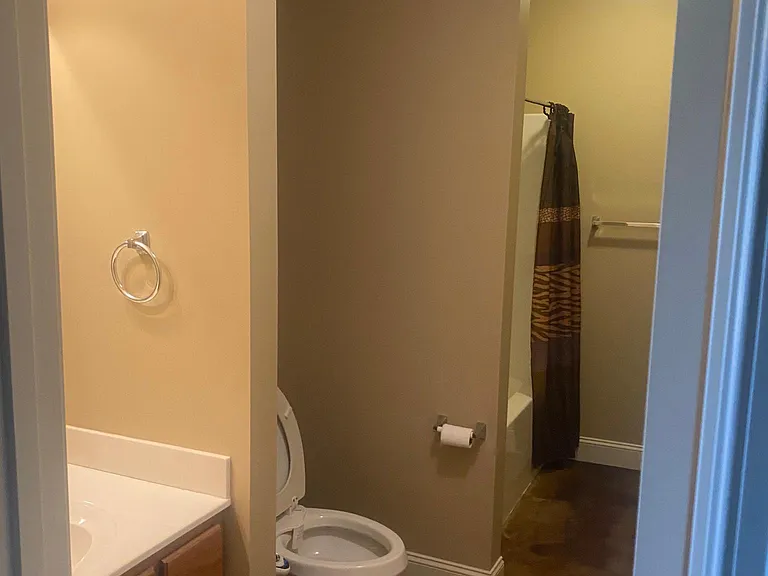 2040 E Court St #D — Photo 7