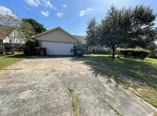16 Holly Rd, Crestview, FL 32539