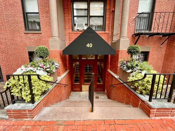 40 Saint Botolph St, Boston, MA 02116