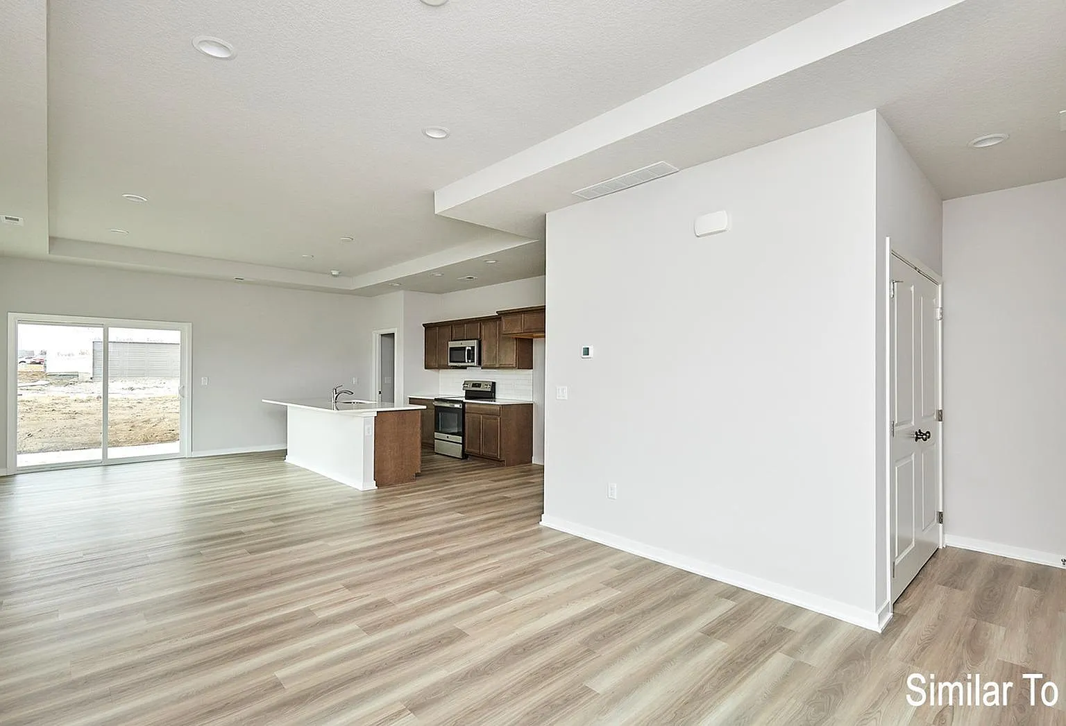 3 bed, 1276 sqft, $1,899 — Photo 4