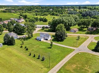 304 Maple St, Center Point, IA 52213