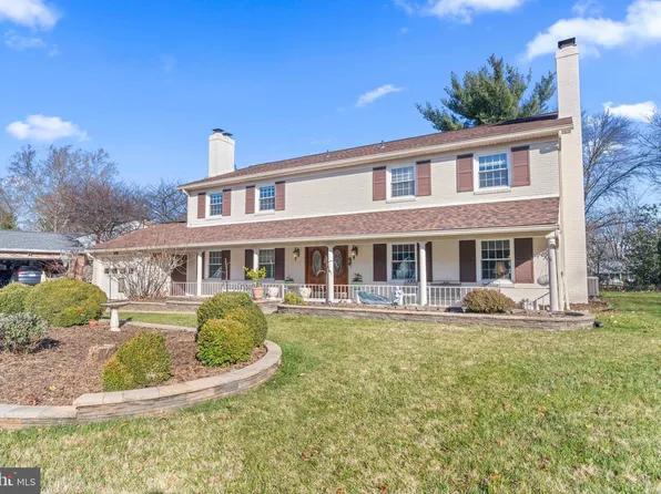 8124 Dunsinane Ct, Mc Lean, VA 22102