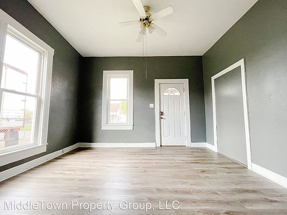 2nd image of 421 W 9th St #9877122