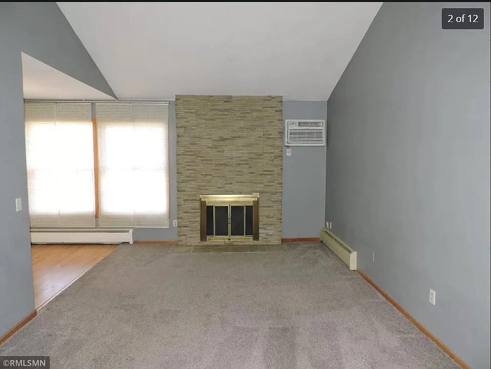 2 bed, 938 sqft, $1,600 — Photo 3