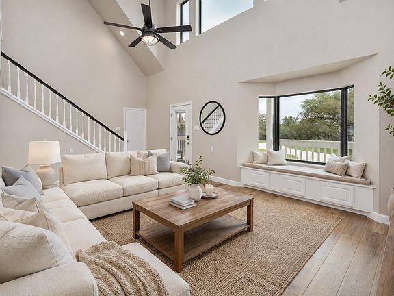 4th image of 330 Live Oak Hills Ct