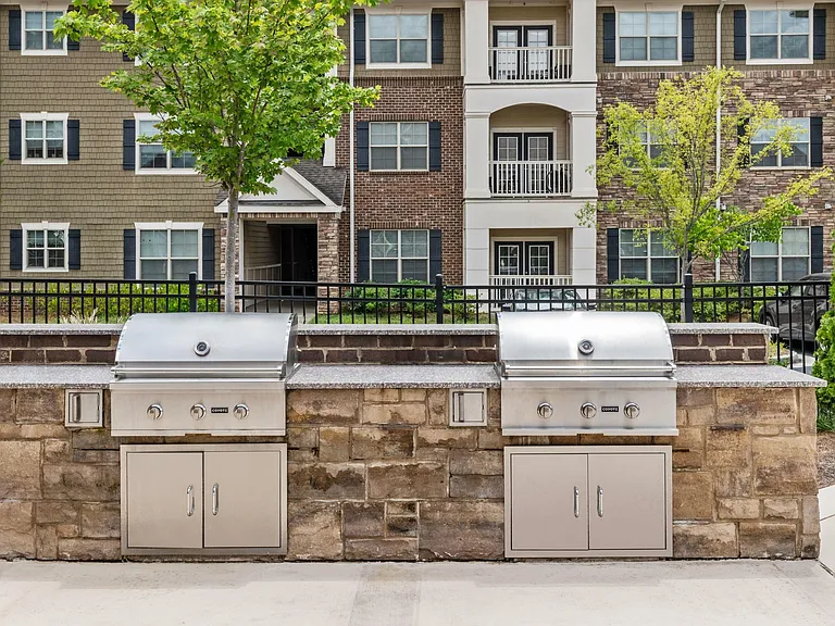 Green Park - Grilling Area