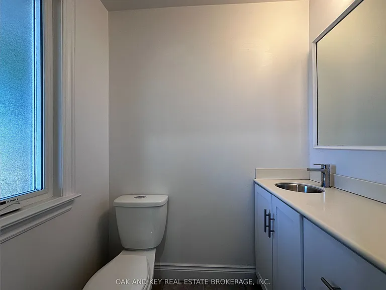6 Lapp St #UPPER — Photo 16