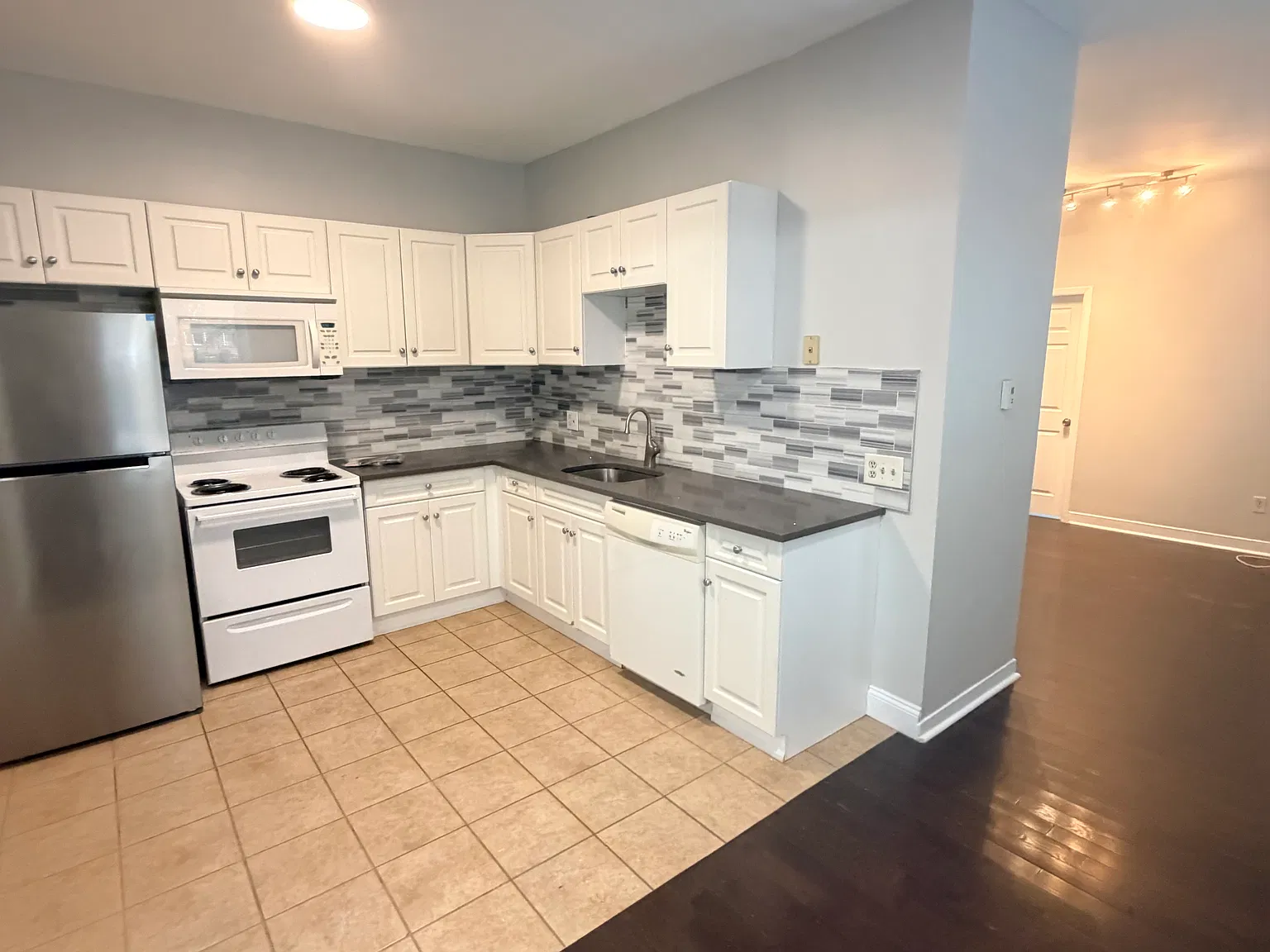 1 bed, $1,650 — Photo 3