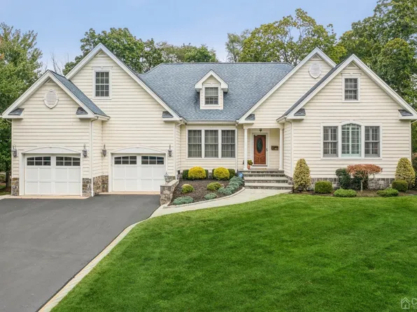 41-41 Oaklawn Rd, Fair Haven, NJ 07704