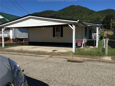 122 4th Ave, Glasgow, WV, 25086