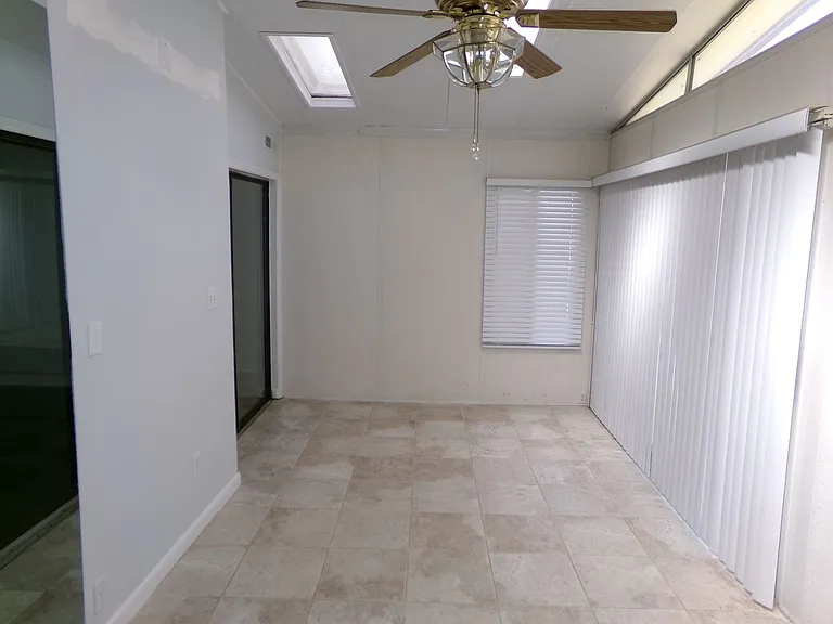 218 Lamplighter Cir — Photo 5