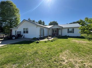 12059 N 875th St, Effingham, IL 62401