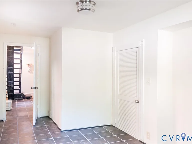 407 W Clay St #B — Photo 2