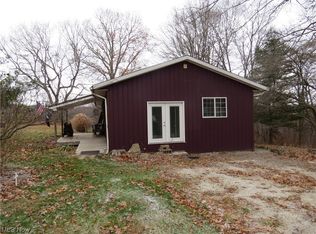 3242 Alamo Rd SE, Carrollton, OH 44615