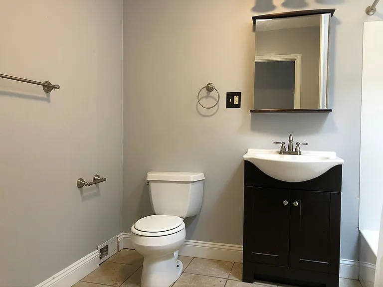 3242 Barclay St — Photo 16