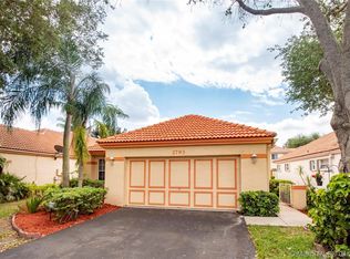 2793 Oakleigh Ln, Davie, FL 33328