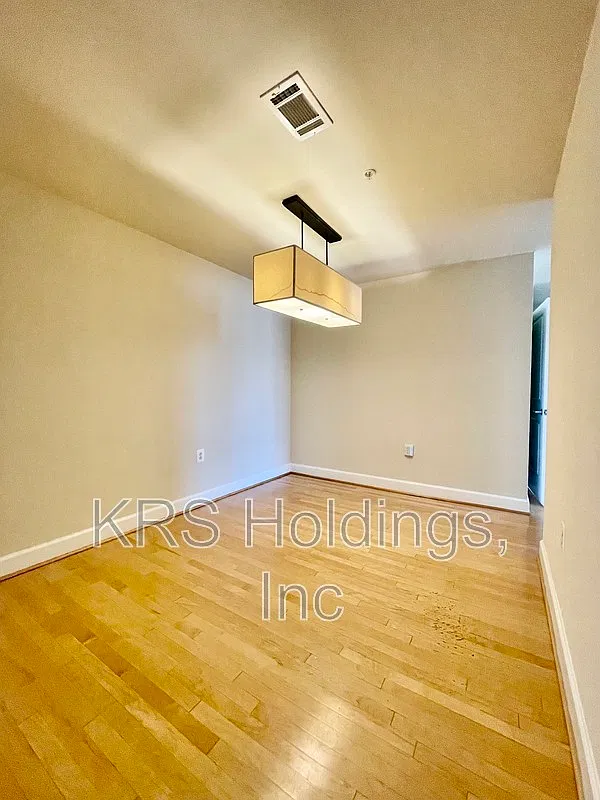 2 bed, 2.0 bath, 1423 sqft, $3,195 — Photo 3