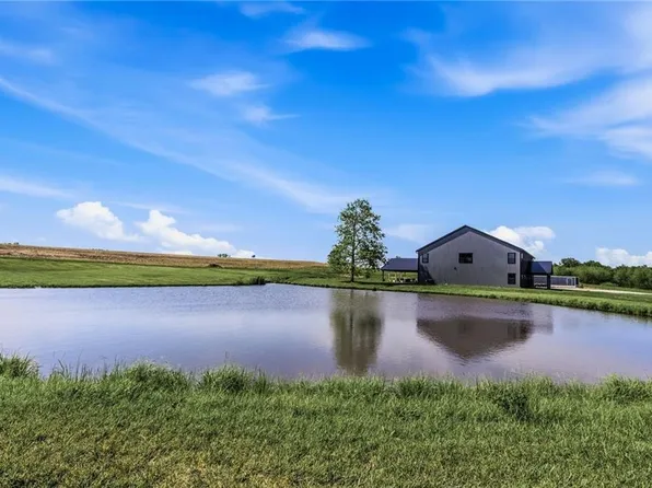 2362 SW Us Highway 169, Gower, MO 64454