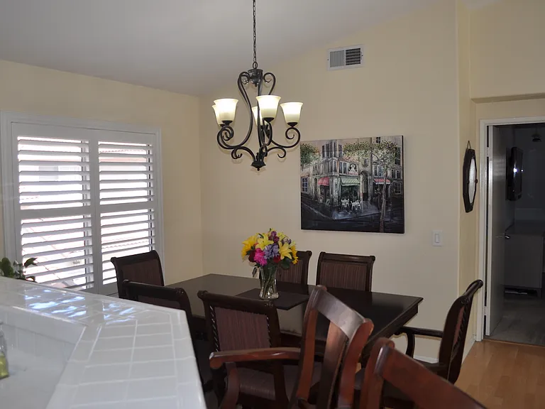 278 Brookview Ct — Photo 4
