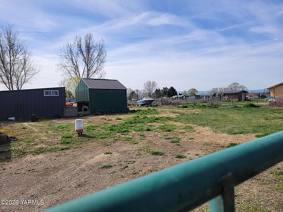 3rd image of 130 Green Giant Rd
