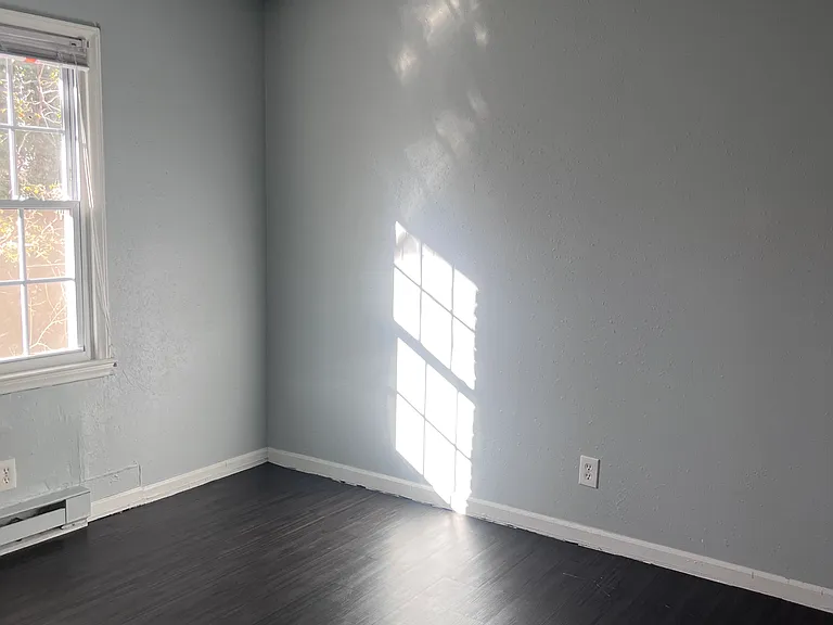 2744 Mayfair Ave #4 — Photo 8