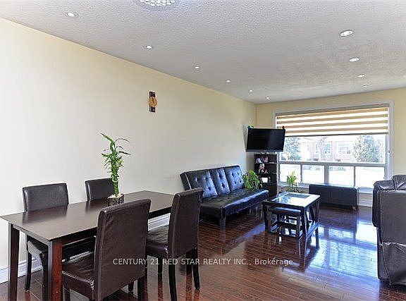 4th image of 65 Newstead Cres
