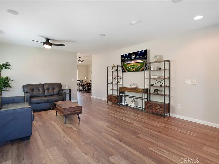 25349 Silverwood Ln — Photo 10