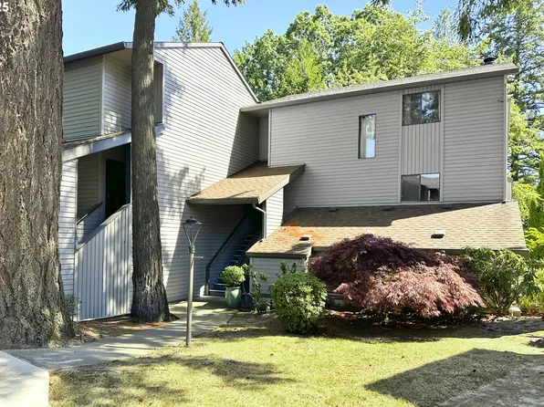 8937 SW Fairview Pl, Tigard, OR 97223