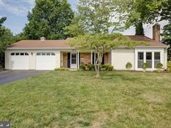 1634 Nathan Ln, Herndon, VA 20170