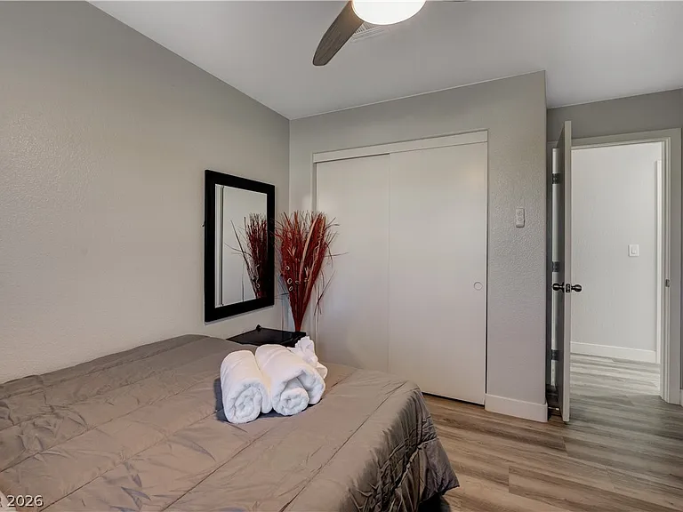 7301 Casa Solar Ct — Photo 15