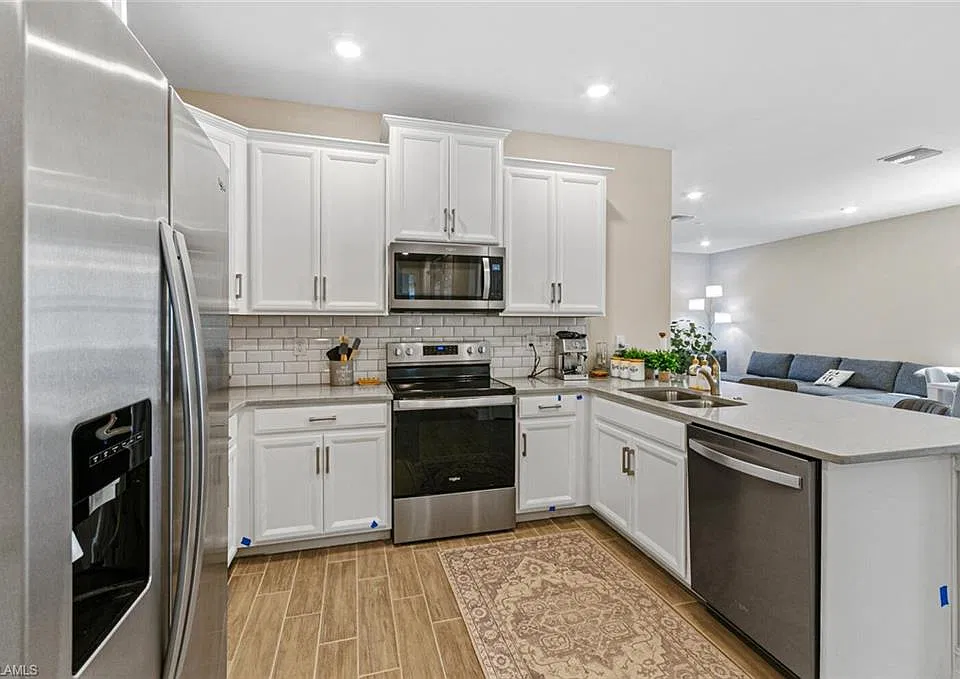 1109 Rolling Brook Ln