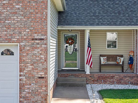 2nd image of 1677 Cedar Springs Cir