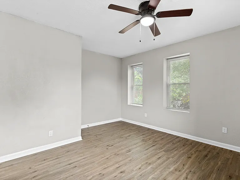 2833 Miami St — Photo 15