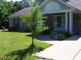 2300 Lake Tekawitha Rd, Pacific, MO 63069