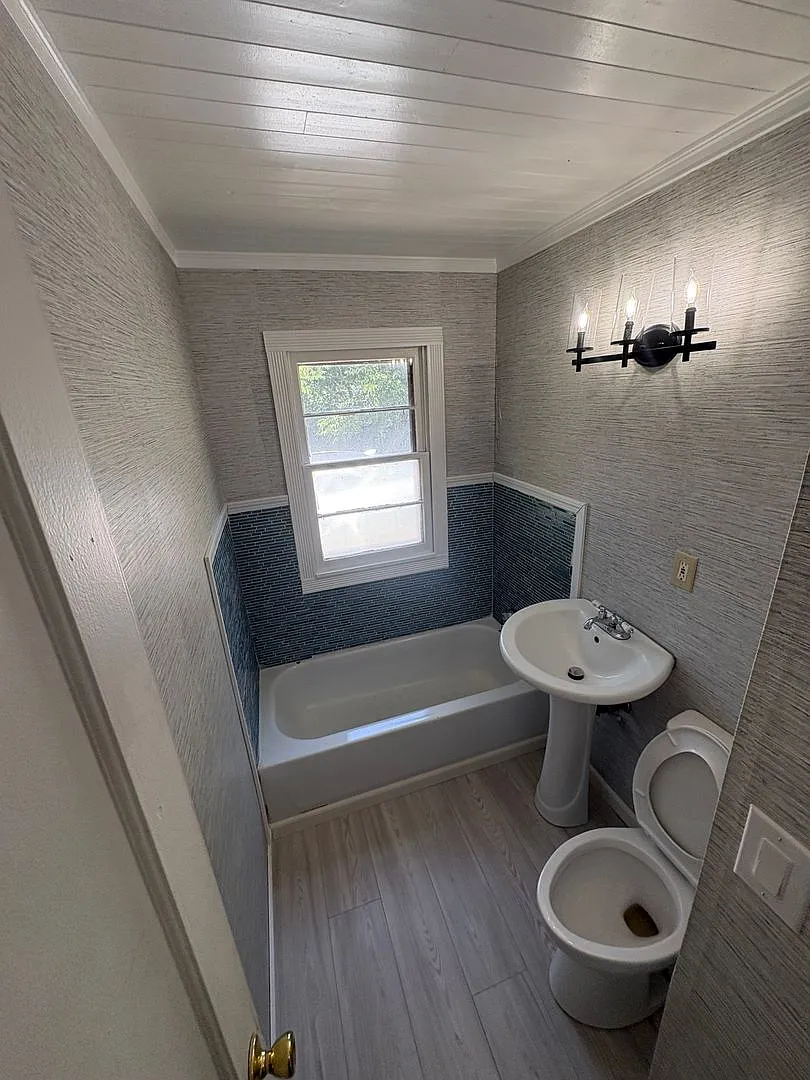 Cozy Ranch Home on a Corner Lot in Peoria's West Bluff $1,000/mo — Photo 4