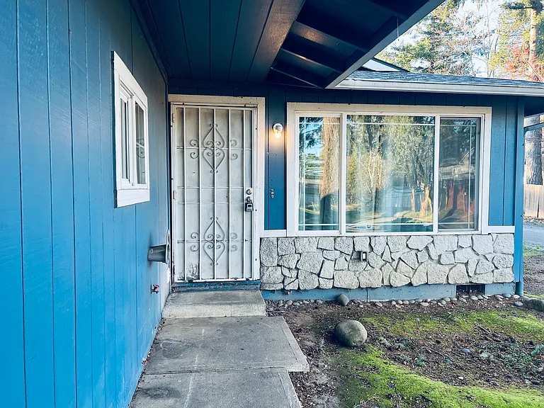 2909 SE 140th Ave — Photo 3