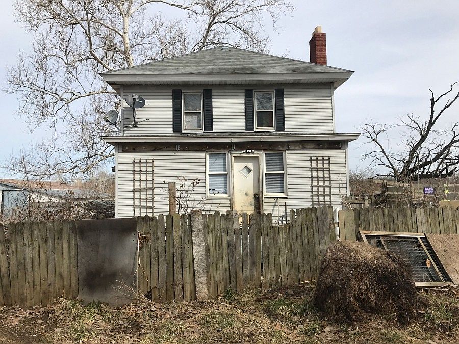 1st image of 56272 52nd Ave