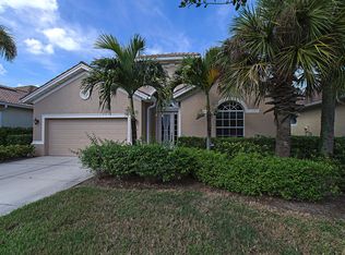 8318 Valiant Dr, Naples, FL 34104