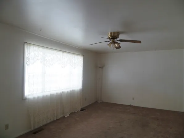 1948 W Sage St, Evanston, WY 82930