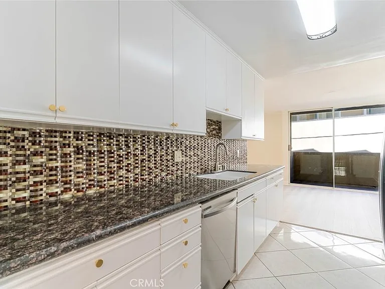 14141 Dickens St #211 — Photo 3