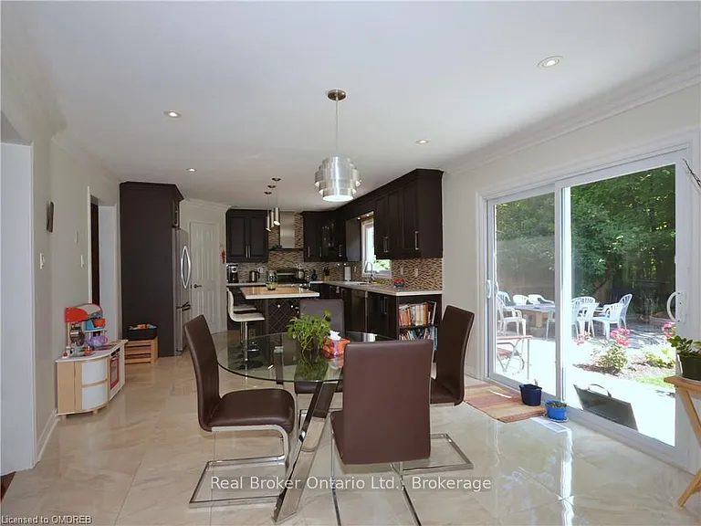 1609 Pilgrims Way — Photo 3