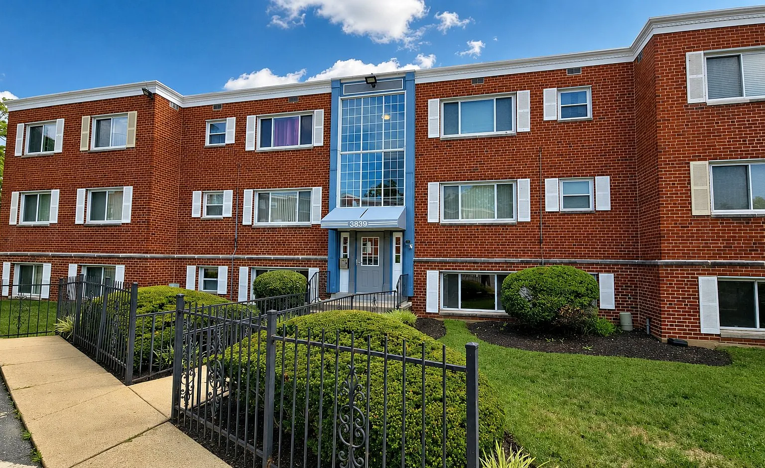 Sunlit 2BR Condo for Rent! — Photo 1