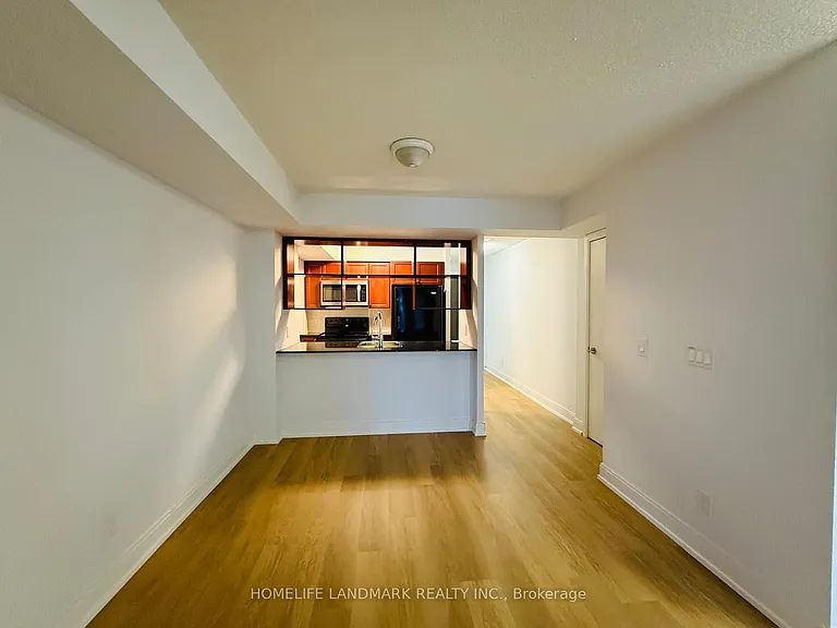 135 Village Green Sq #2419 — Photo 4