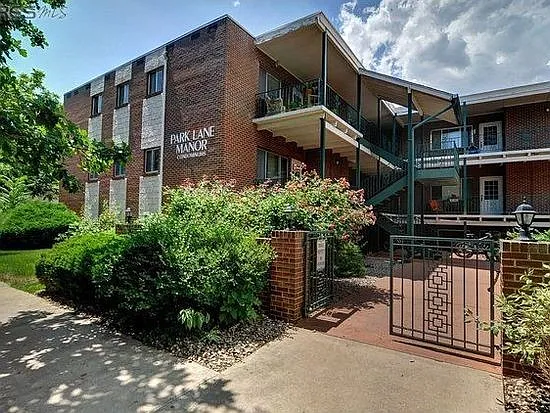 2 bed, 764 sqft, $1,300 — Photo 2