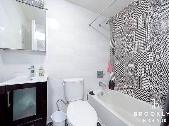 5th image of 162 Woodruff Ave #1A