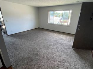 3863 Paige Dr, Waterloo, IA 50702
