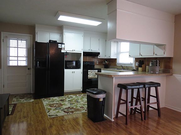 4th image of 16372 Middlewood Dr
