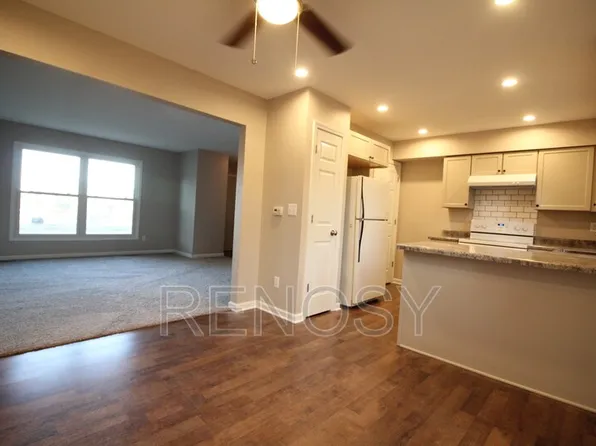 4926 Madison Ave, Des Moines, IA 50310
