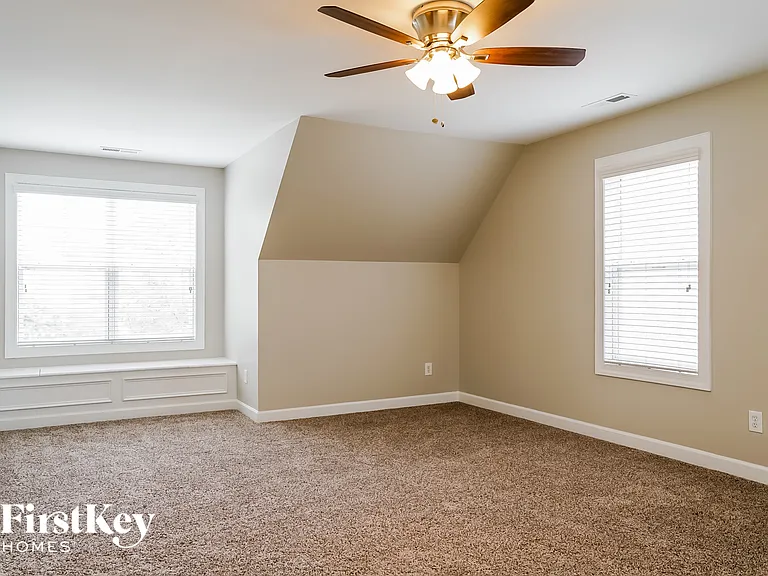 1019 Village River Dr — Photo 10